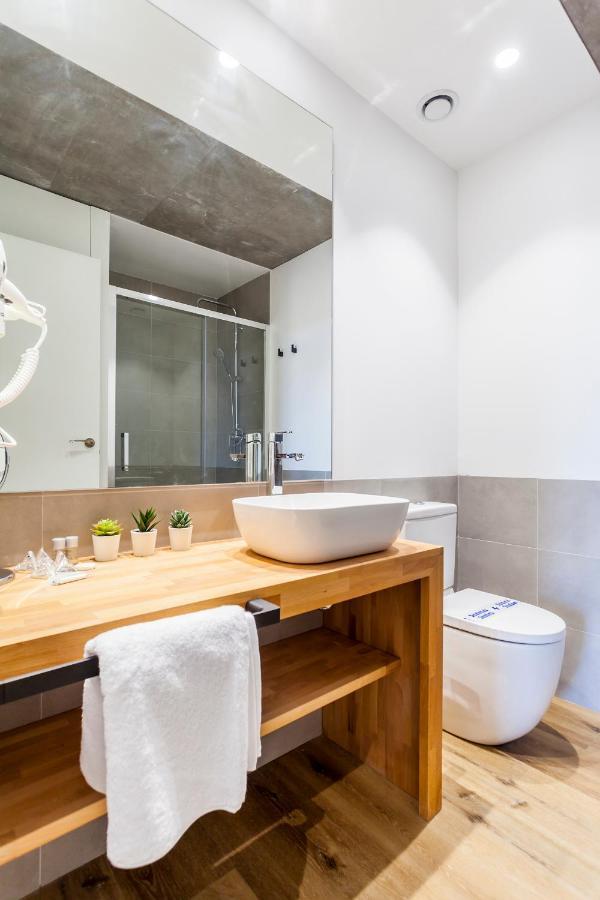 Puerto Beach Suites Valencia Ngoại thất bức ảnh